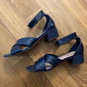 Clarks Caroleigh Rise Navy Blue Leather Strappy Heeled Sandals – Women’s Sz 8
